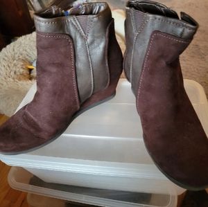 Aersole suede booties